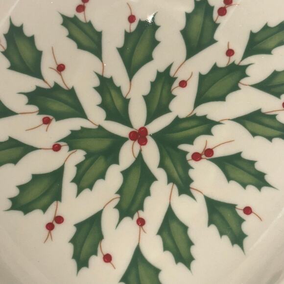 Lenox Holiday Archive Candy Dish 5” Christmas Holly Berries Classic Festive NEW - Picture 3 of 8